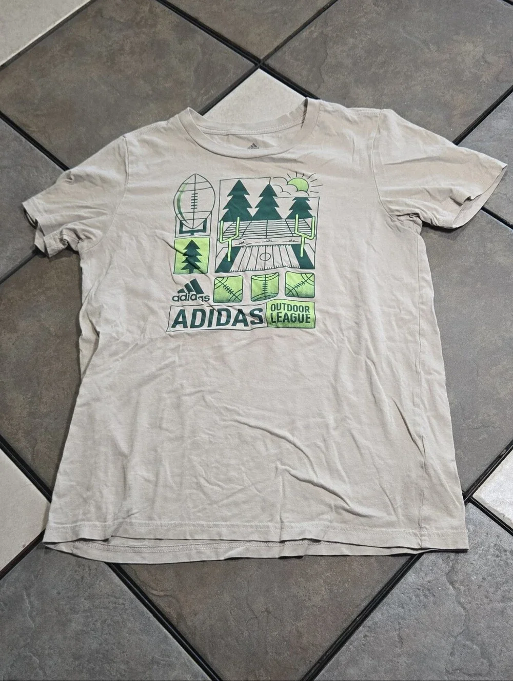 Adidas Outdoor League Graphic T-Shirt Boys Large 14/16 Tan Green Sports Tee